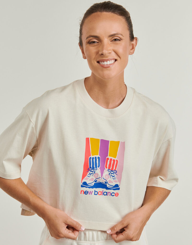 T-shirt New Balance ATHLETICS GRADIENT SHOES T-SHIRT Beige T-shirt maniche corte Donna - 5