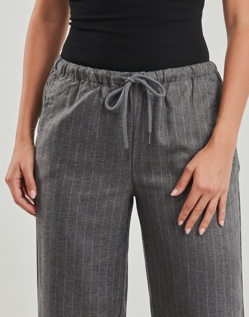 Pantaloni morbidi / Pantaloni alla zuava Vero Moda VMRHODA Grigio Pantaloni morbidi / Pantaloni alla zuava Donna - 5
