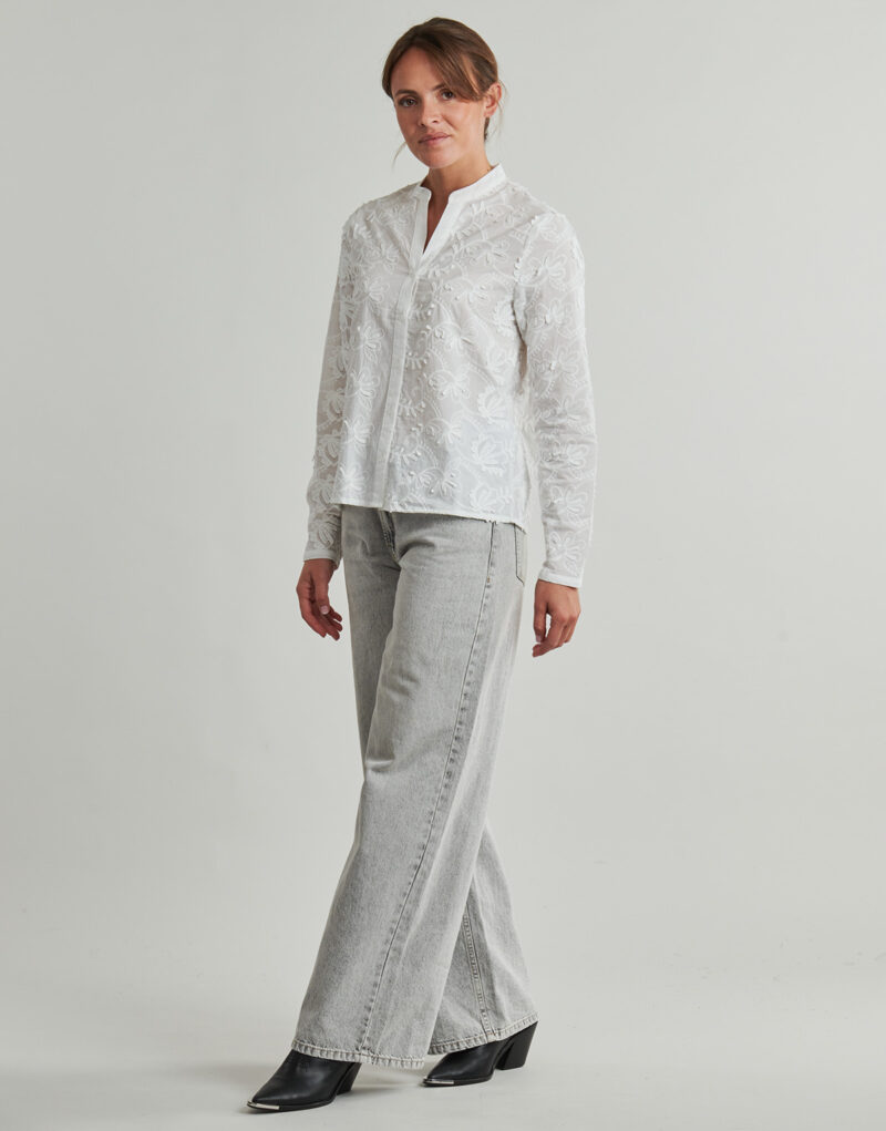 Camicetta Only ONLCARMEN FR L/S 3D EMB SHIRT Bianco Camicette Donna - 3