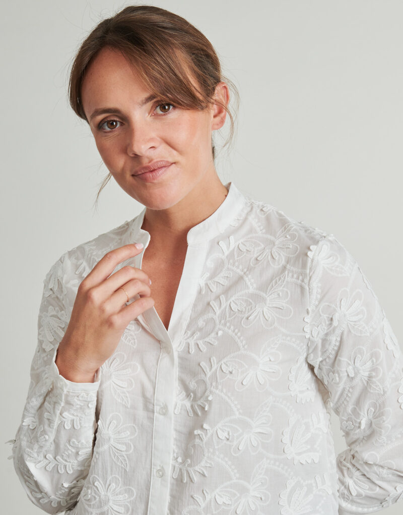 Camicetta Only ONLCARMEN FR L/S 3D EMB SHIRT Bianco Camicette Donna - 5