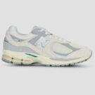New Balance 2002 Beige Low Sneakers Women - 1