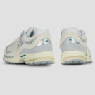 New Balance 2002 Beige Low Sneakers Women - 3