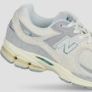 New Balance 2002 Beige Low Sneakers Women - 4