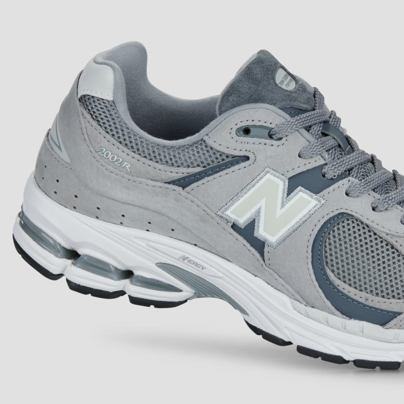 New Balance 2002 Graue Herren-Sneaker - Gr&ouml;&szlig;e 4