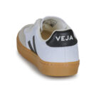 Veja Kleine wei&szlig;e Volleyball-Sneaker f&uuml;r Kinder - Gr&ouml;&szlig;e 5