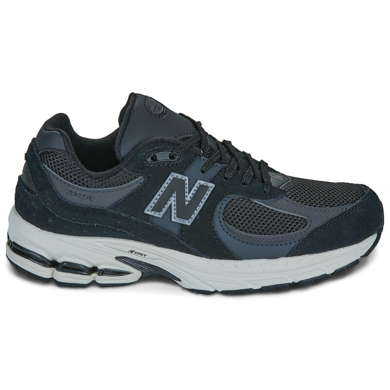 New Balance 2002 Schwarze Sneaker f&uuml;r Kinder - Gr&ouml;&szlig;e 2