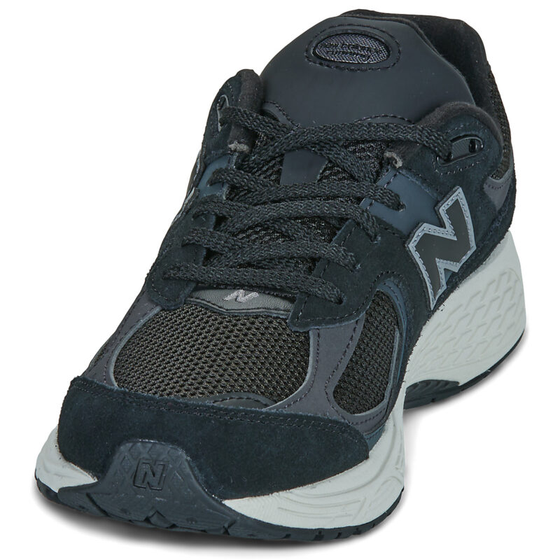 New Balance 2002 Schwarze Sneaker f&uuml;r Kinder - Gr&ouml;&szlig;e 3