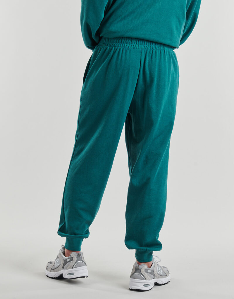 Pantaloni Sportivi Puma ESS ELEVATED Sweatpants TR cl Verde Pantaloni Sportivi Uomo - 4