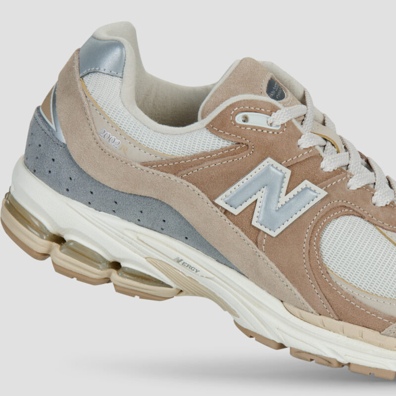 New Balance 2002 Beige Low Sneakers Women - 4