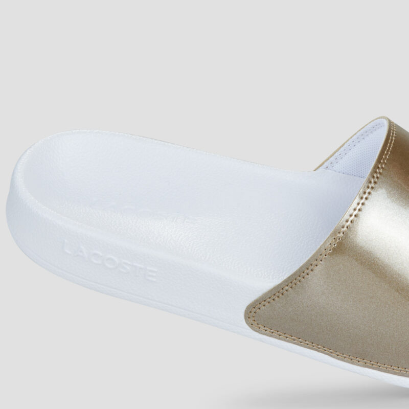 Lacoste SERVE SLIDES 0.0 Goldene Damenpantoffeln - Gr&ouml;&szlig;e 4