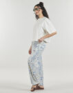 Pantalones Billabong Follow Me Printed Elst color beige para mujer, tipo b&oacute;xer/pantalones bombachos - 3
