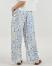 Pantalones Billabong Follow Me Printed Elst color beige para mujer, tipo b&oacute;xer/pantalones bombachos - 4