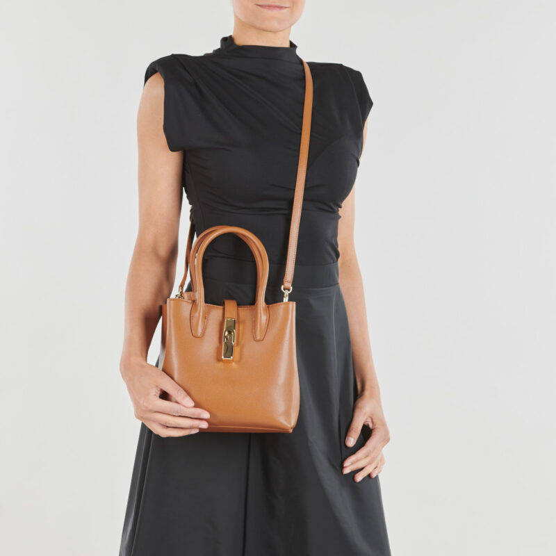 Furla FURLA Sac &agrave; bandouli&egrave;re GOCCIA S TOTE BASE 22 marron pour femme - 6