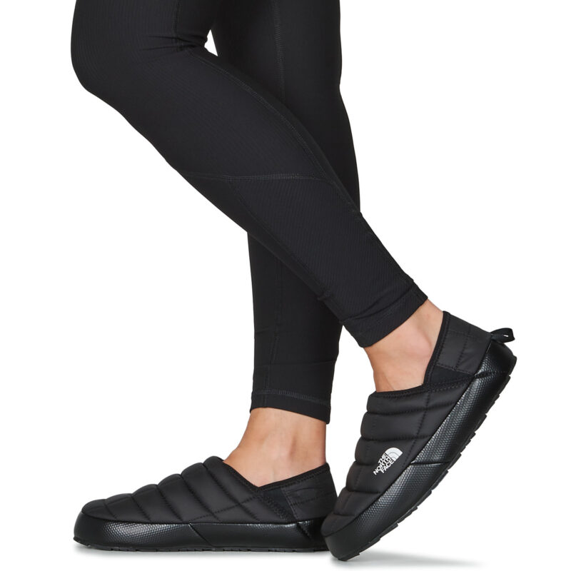 Pantoufles The North Face W THERMOBALL TRACTION MULE V noires pour femmes - 8