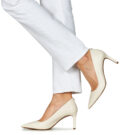 MICHAEL Michael Kors ALINA FLEX PUMP Beige D&eacute;collet&eacute; Donna - 8