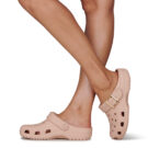 Crocs Classic Metallic Buckle Clog Rosa Zoccoli Donna - 8
